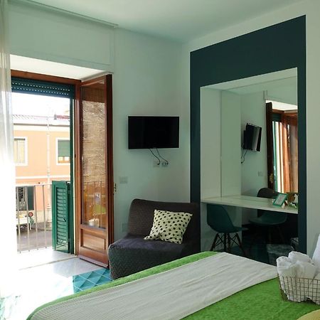 סלרנו Ninina Boutique Suites מראה חיצוני תמונה